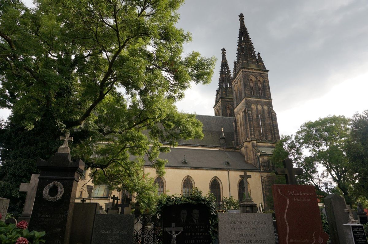 Recorrido por Praga III: Vyšehrad, Mercado de Náplavka, Free Tour y Nové Město